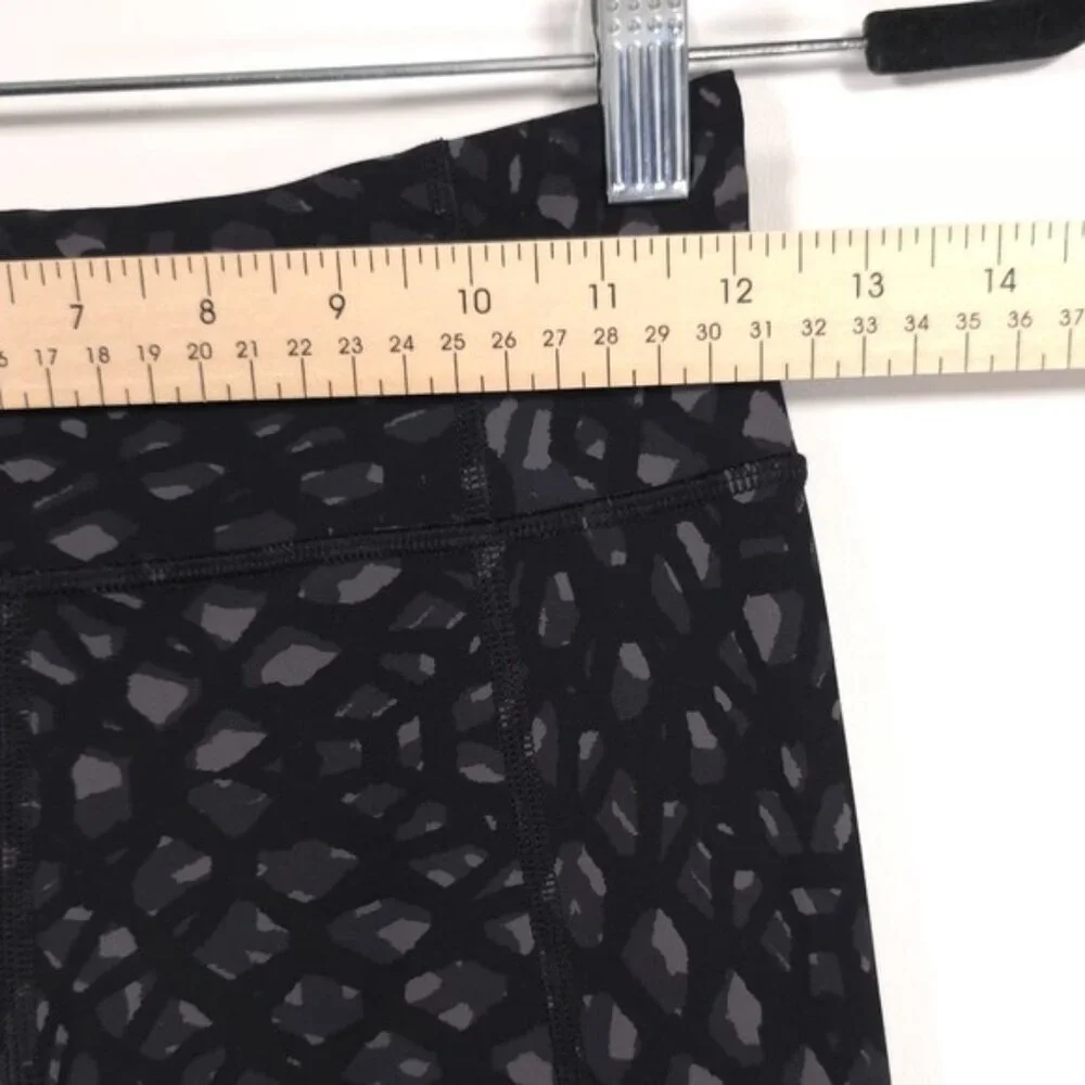 Lululemon Women's Leggings Reflective Patterned‎ Black Size 4